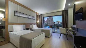 Aydınbey Queen's Palace & Spa - Ultra Her Şey Dâhil