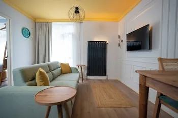 Bird Nest Suite