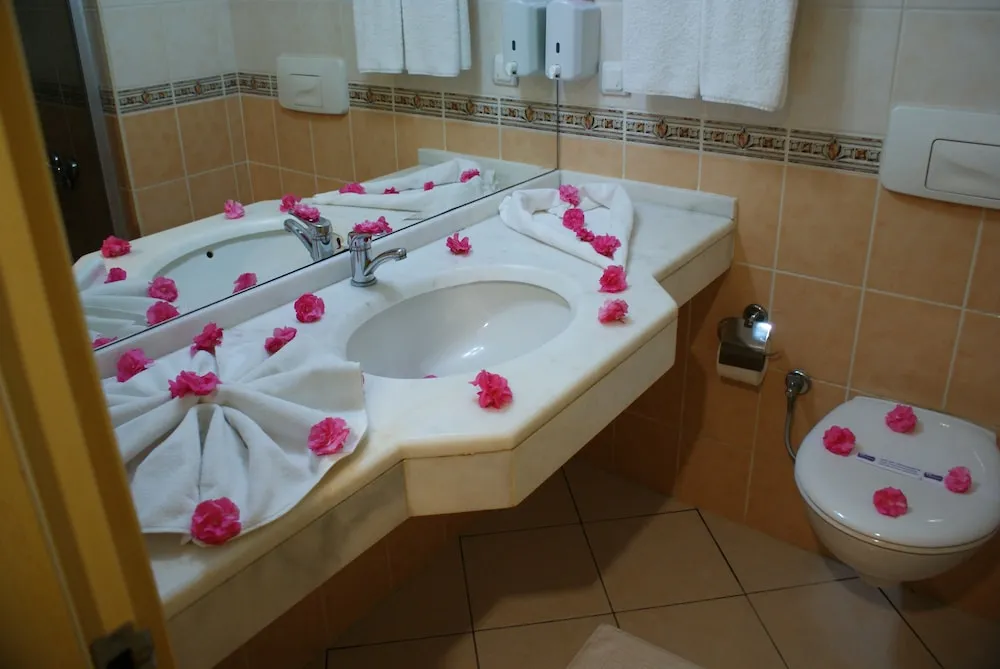 Oda, Havuz Manzaralı