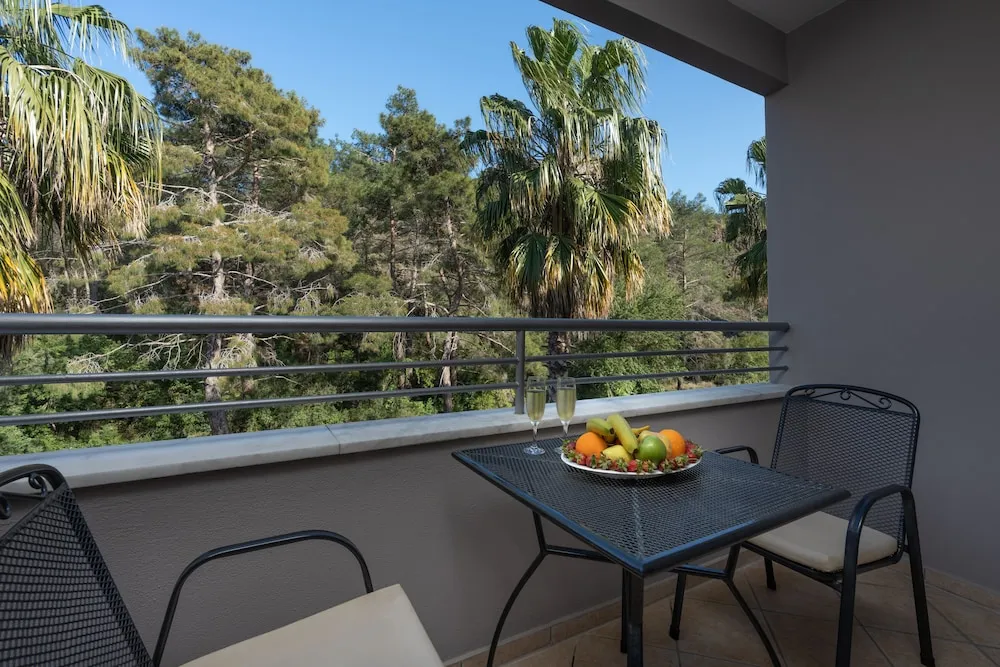 Standard Tek Büyük veya İki Ayrı Yataklı Oda, Dağ Manzaralı, Bahçeli