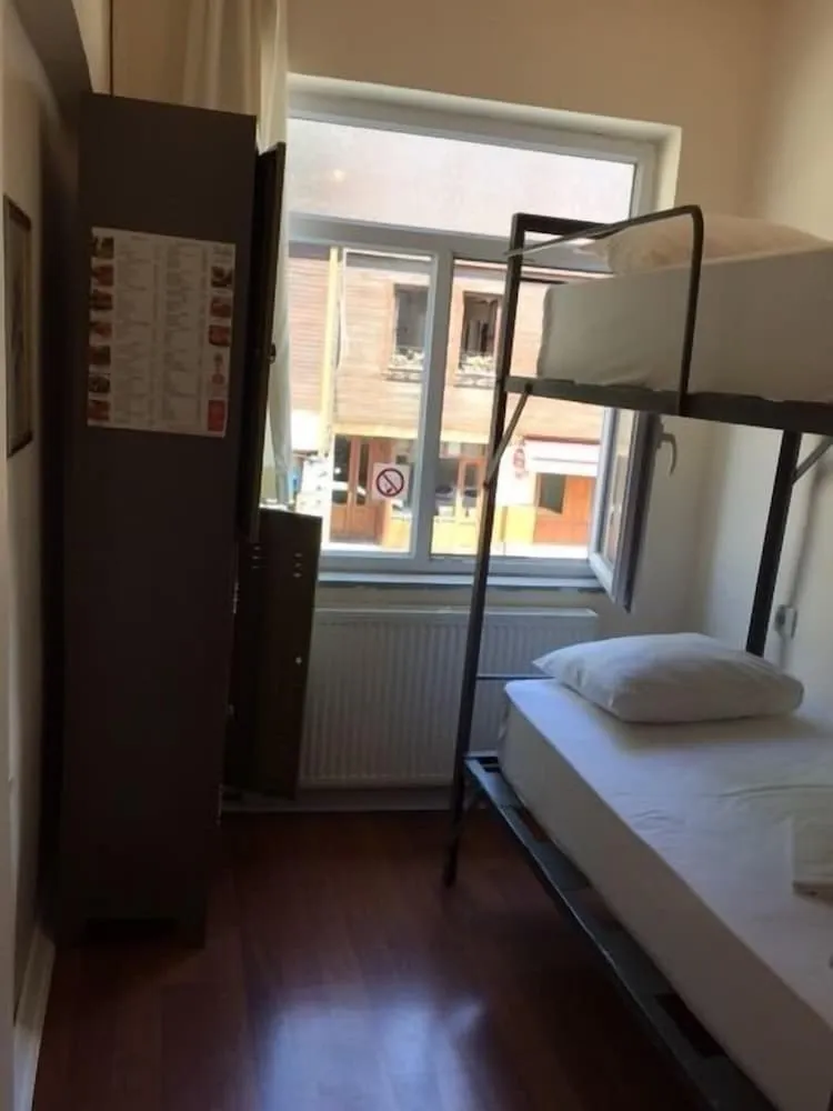 Ortak Ranzalı Oda, Karma Ranzalı Oda, Ortak Banyo