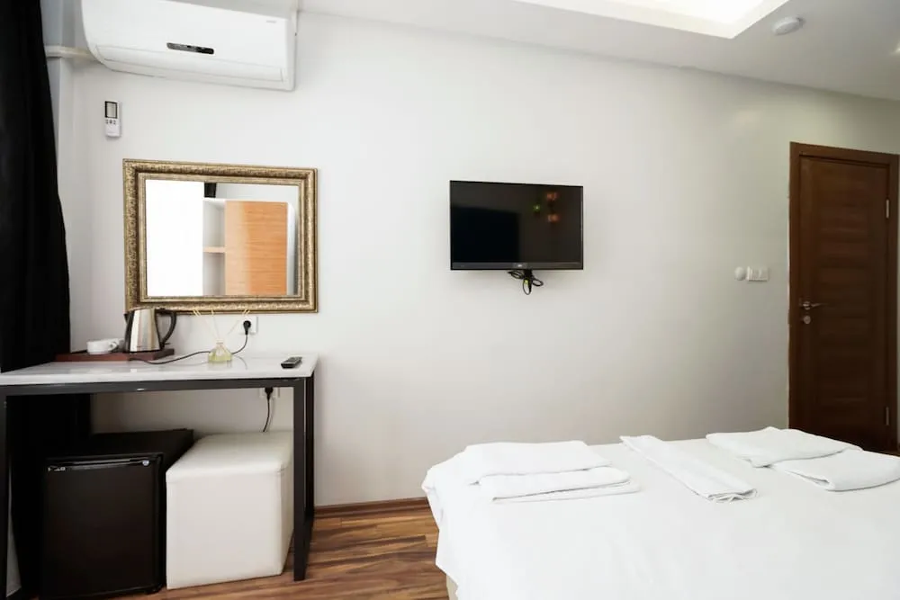 Deluxe Tek Büyük Yataklı Oda