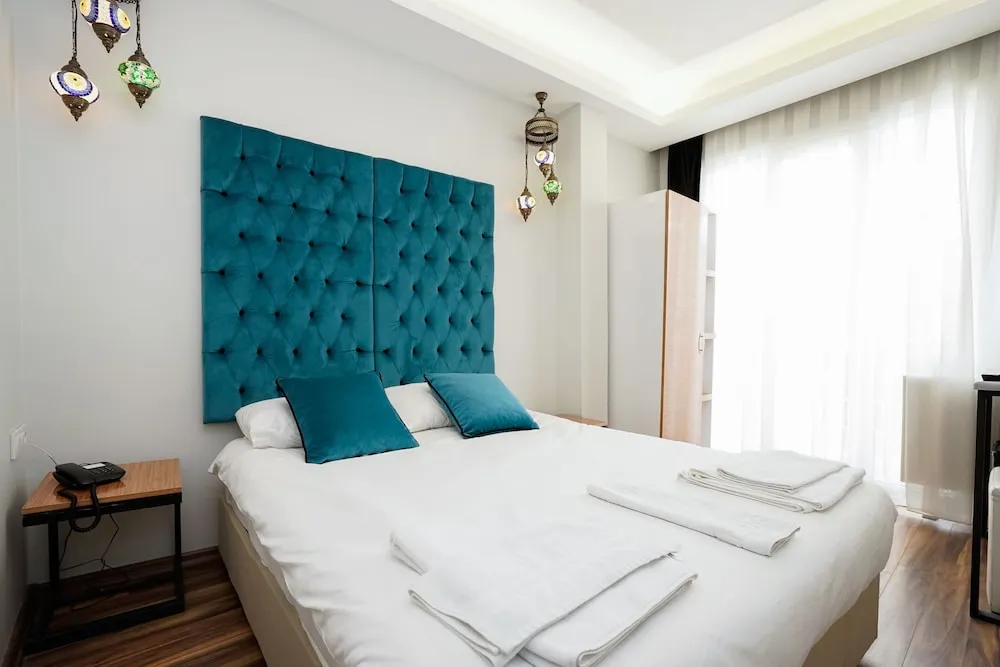 Deluxe Tek Büyük Yataklı Oda