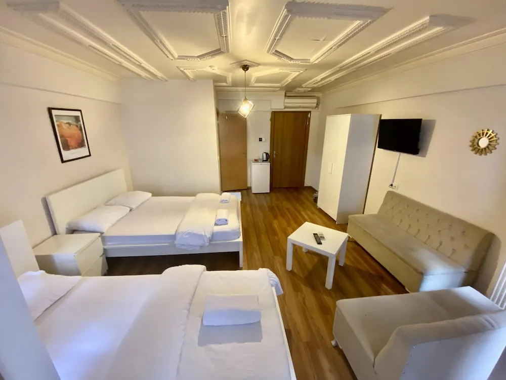 Deluxe Üç Kişilik Oda