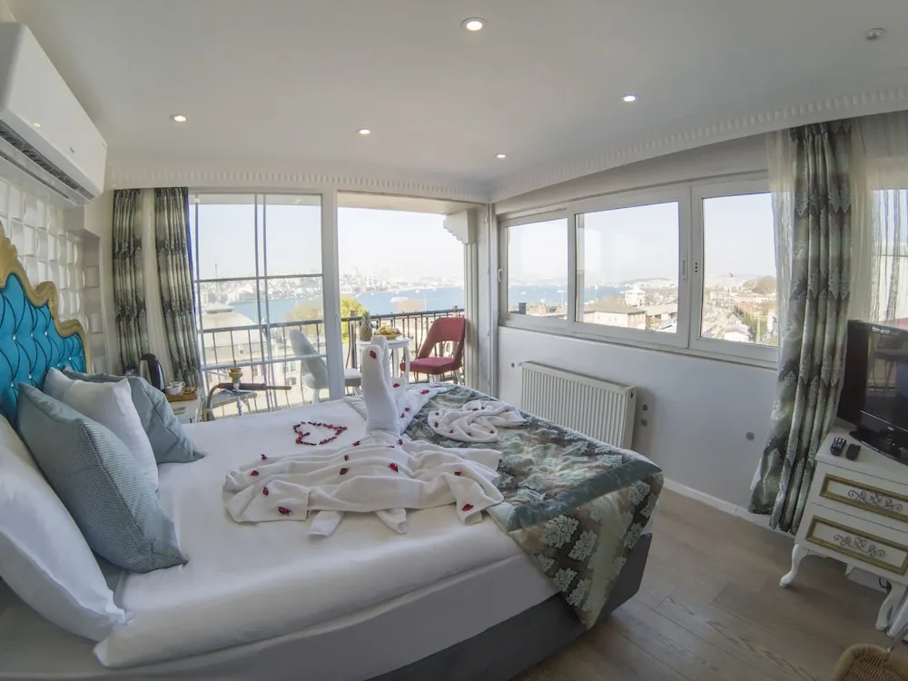 Deluxe Oda, 1 Çift Kişilik Yatak, Deniz Manzaralı, Deniz Üstü