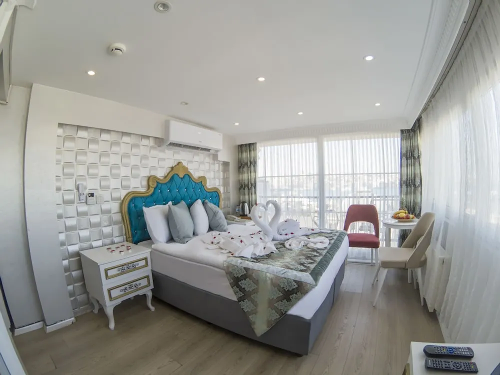 Deluxe Oda, 1 Çift Kişilik Yatak, Deniz Manzaralı, Deniz Üstü
