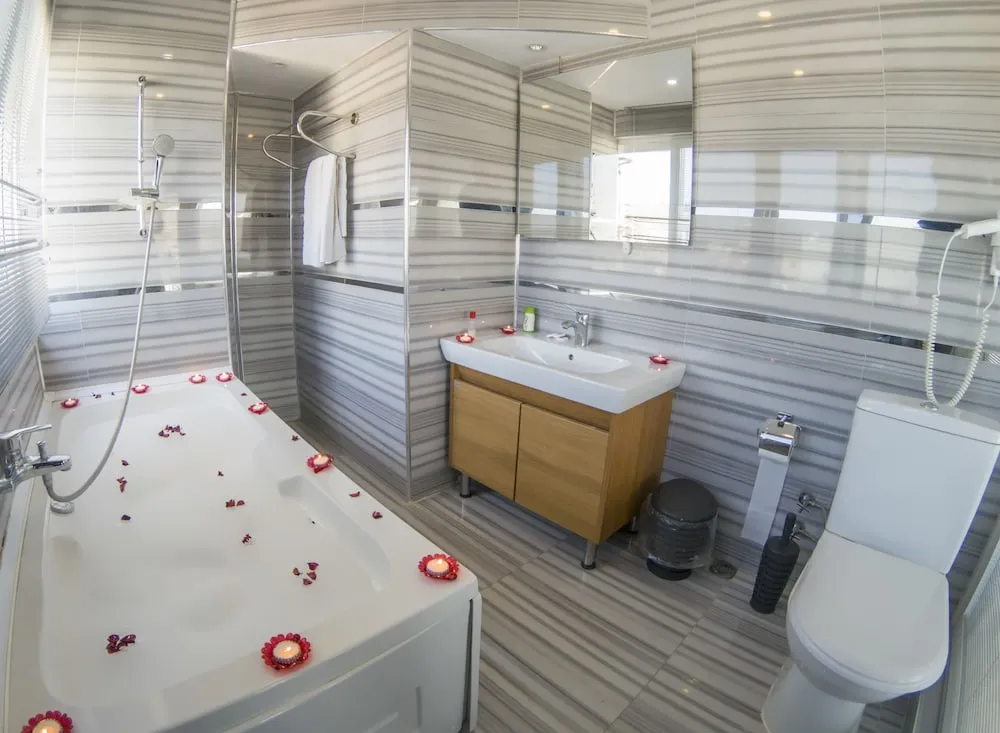 Deluxe Oda, 1 Çift Kişilik Yatak, Deniz Manzaralı, Deniz Üstü