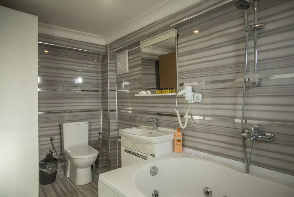 Deluxe Tek Büyük veya İki Ayrı Yataklı Oda, Birden Çok Yatak Odası, Sıcak Su Küveti, Deniz Manzaralı