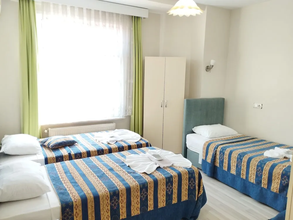 Standard Üç Kişilik Oda, 3 Tek Kişilik Yatak