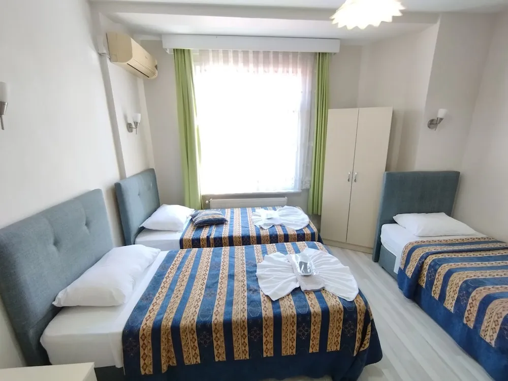 Standard Üç Kişilik Oda, 3 Tek Kişilik Yatak