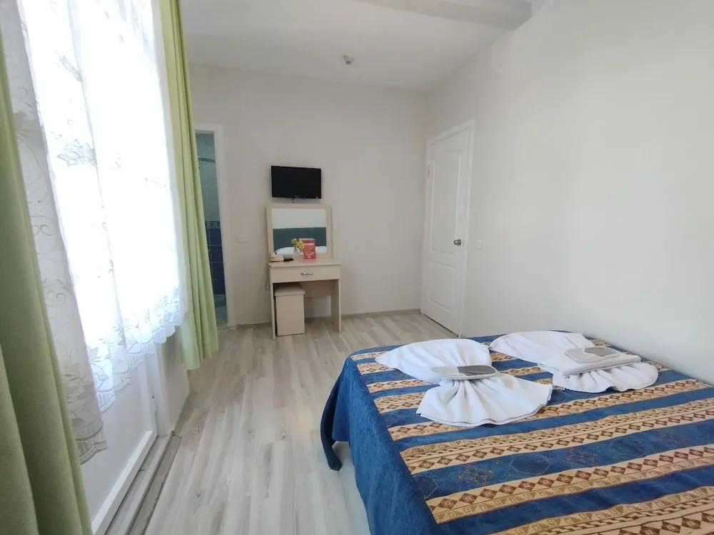 Standard Tek Büyük Yataklı Oda