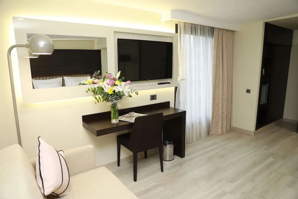 Deluxe Tek Büyük veya İki Ayrı Yataklı Oda, Şehir Manzaralı