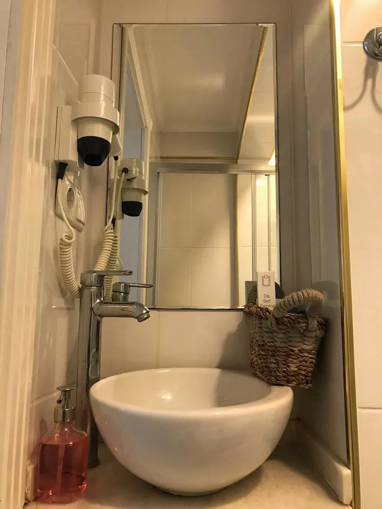 Tek Büyük Yataklı Oda