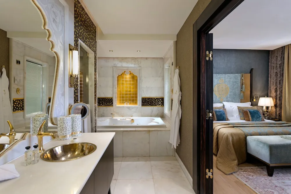 Deluxe Room with Jacuzzi