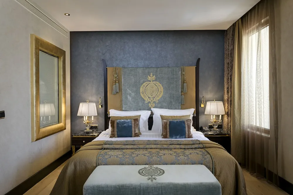 Deluxe Room with Jacuzzi