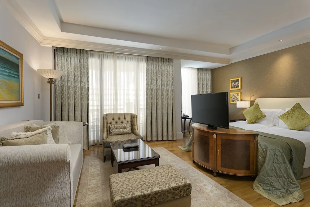 Premium Room 12+