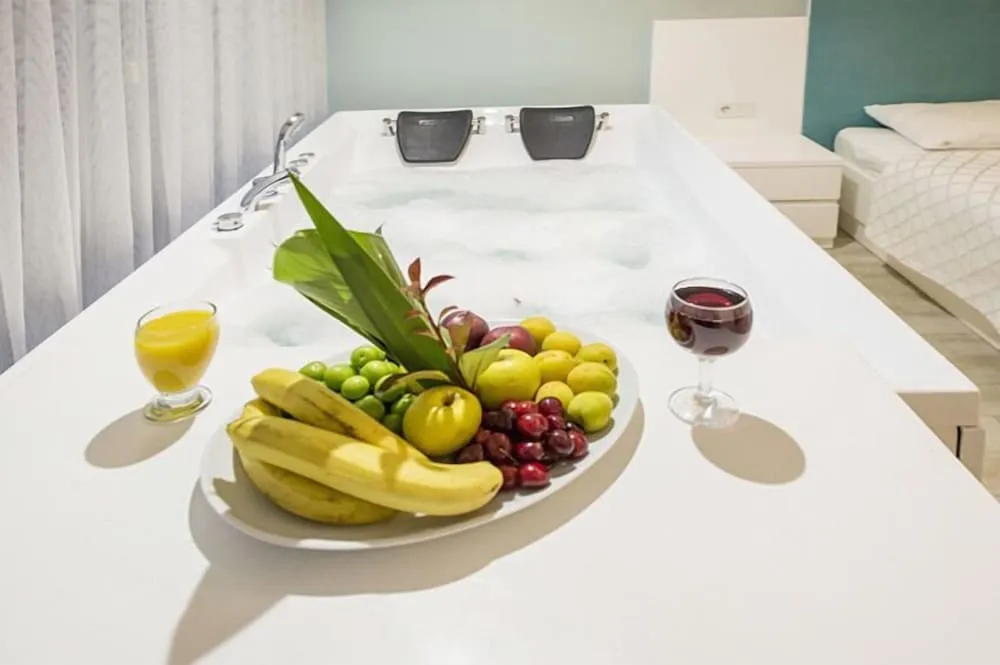 Deluxe Süit, Sigara İçilebilir