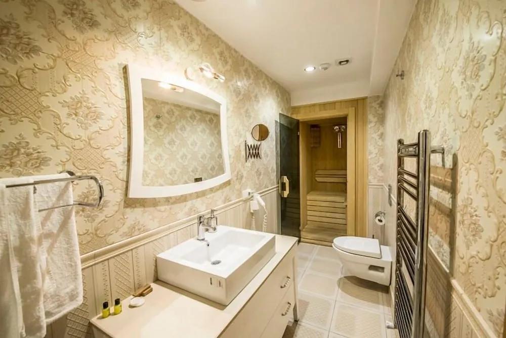 Deluxe Süit, Sigara İçilebilir
