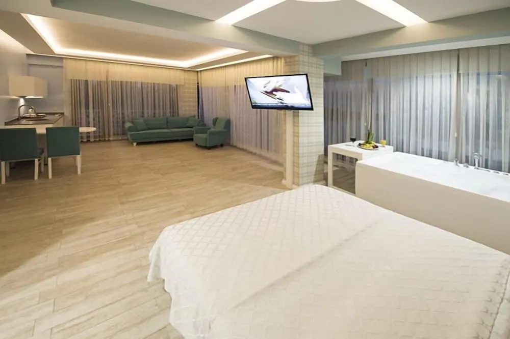 Deluxe Süit, Sigara İçilebilir