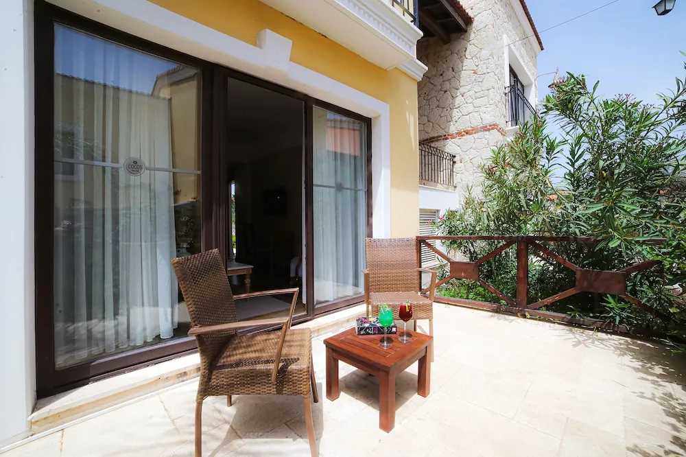 Superior Oda, Balkon (Land View)