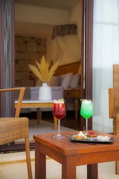 Cocos The Club Solto Boutique Class