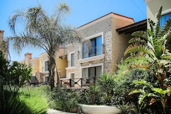 Cocos The Club Solto Boutique Class