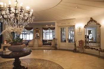 Cocos The Club Solto Boutique Class