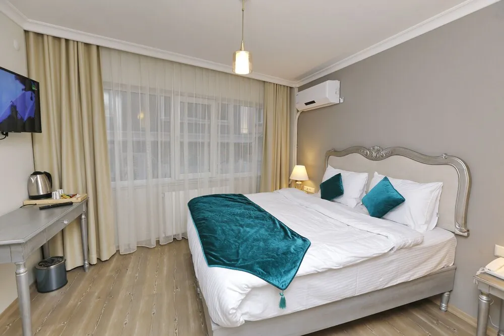 Deluxe Oda, 1 Büyük (Queen) Boy Yatak