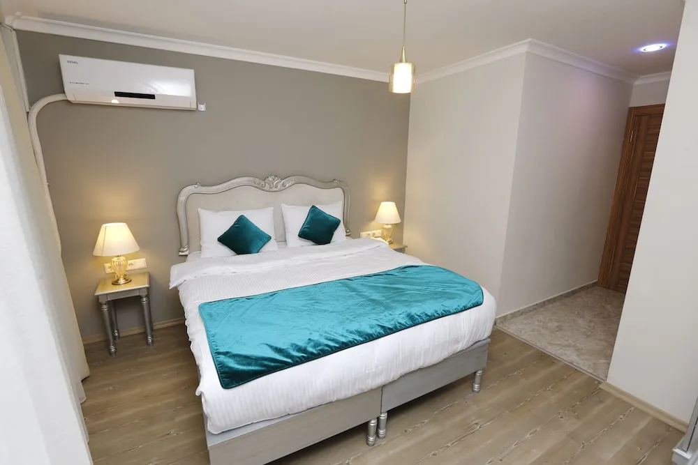 Deluxe Oda, 1 Büyük (Queen) Boy Yatak