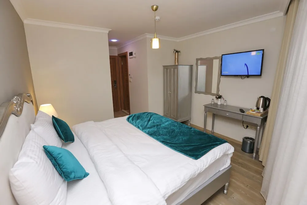 Deluxe Oda, 1 Büyük (Queen) Boy Yatak