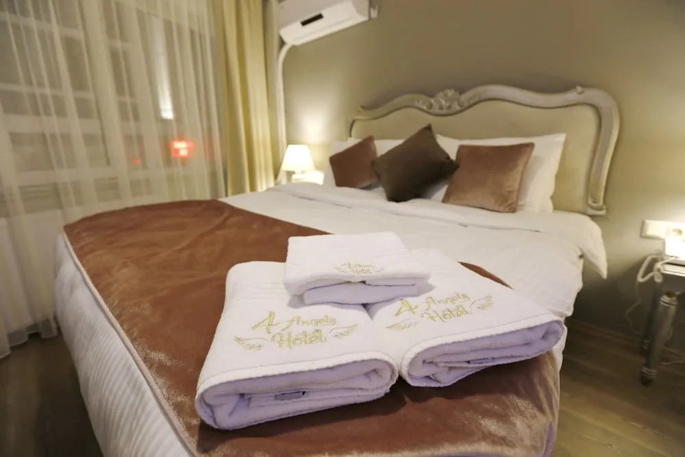 Deluxe Oda, 1 Büyük (Queen) Boy Yatak