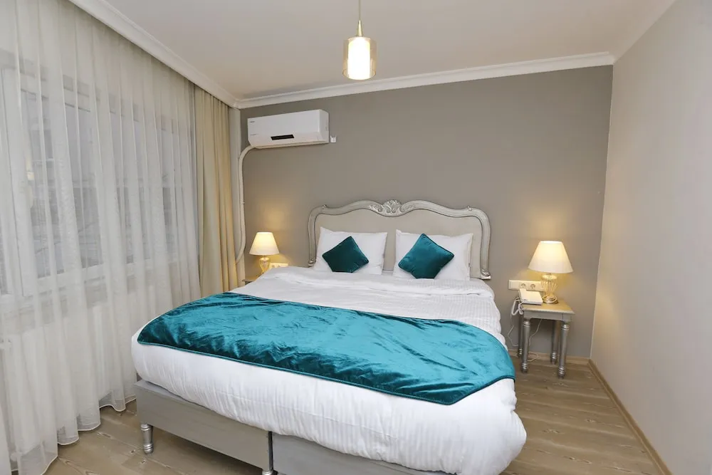 Deluxe Oda, 1 Büyük (Queen) Boy Yatak