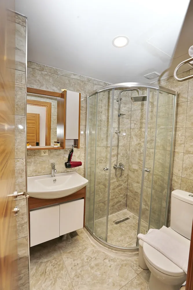 Deluxe Oda, 1 Büyük (Queen) Boy Yatak