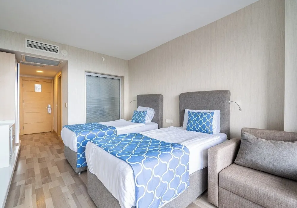 Main Building Sea View Room (2+2)