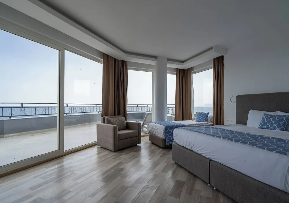 Superior Sea View Room (4 Adults)