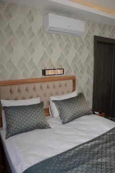 Ada Hotel