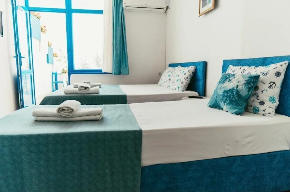 Deluxe Üç Kişilik Oda, Deniz Manzaralı