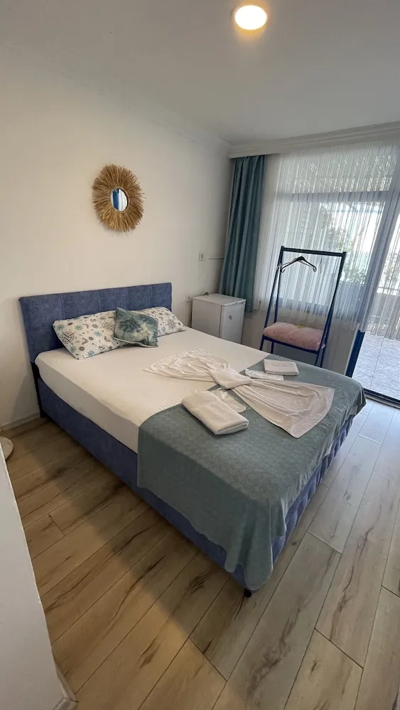 Deluxe Tek Büyük Yataklı Oda, Deniz Manzaralı