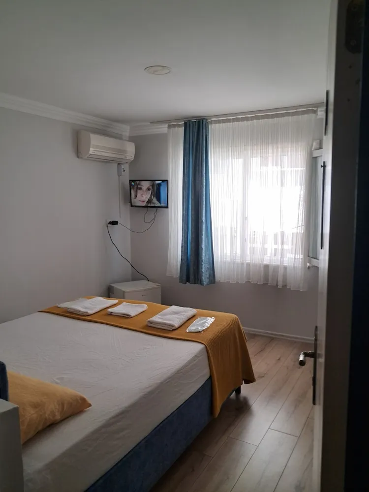 Basic Tek Büyük Yataklı Oda