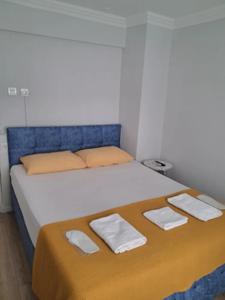 Basic Tek Büyük Yataklı Oda