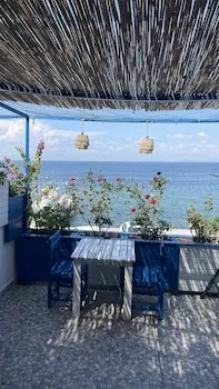Simirna Sahil Otel
