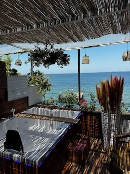 Simirna Sahil Otel