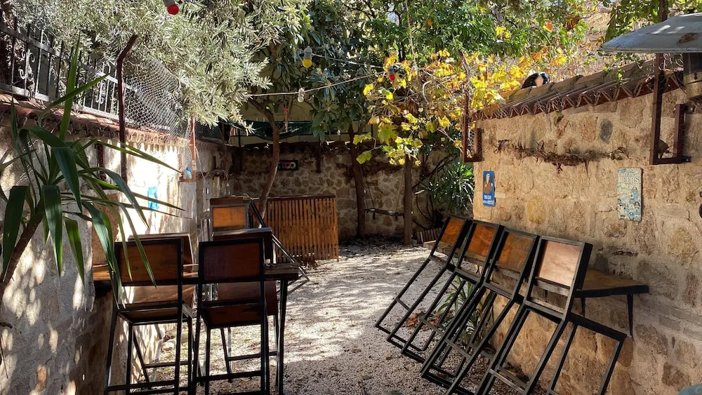 Ortak Ranzalı Oda, Karma Ranzalı Oda