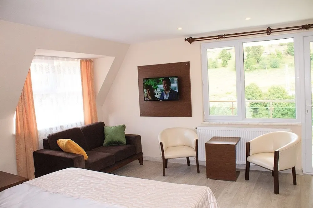 Deluxe Tek Büyük Yataklı Oda