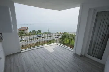 Black Rose Apartment