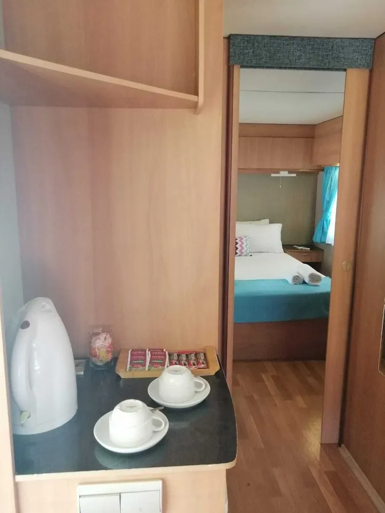 Deluxe Karavan