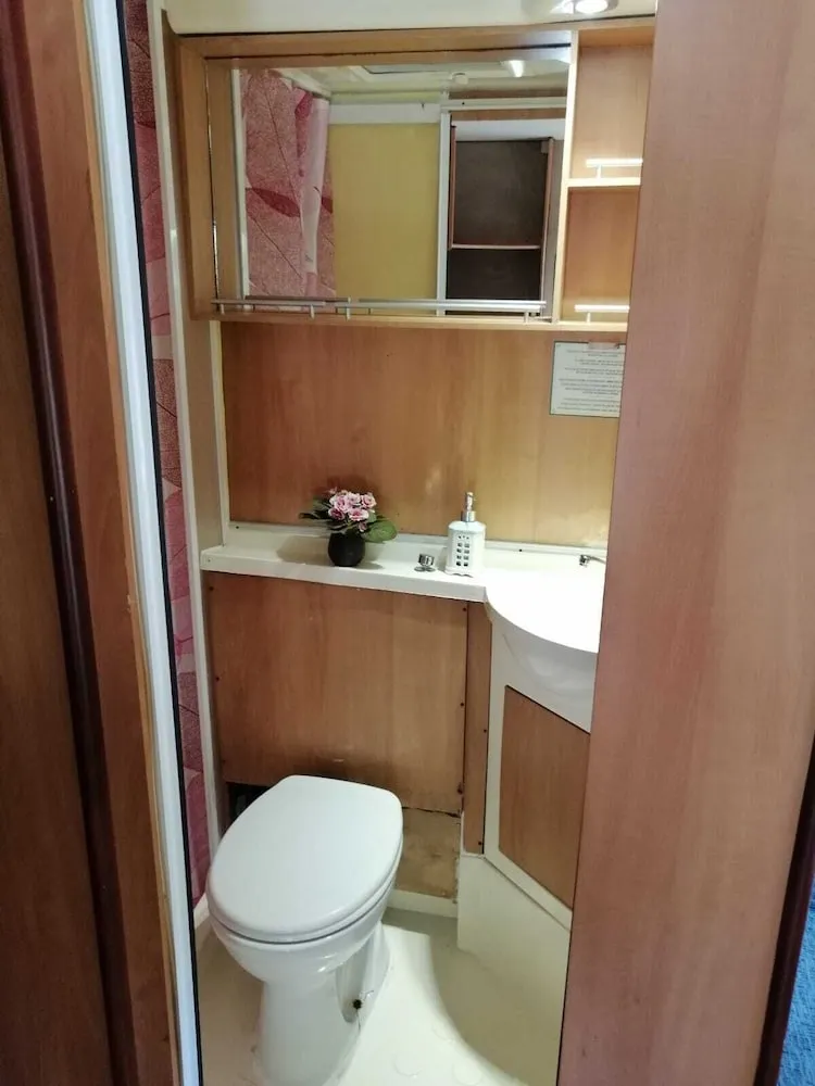 Deluxe Karavan