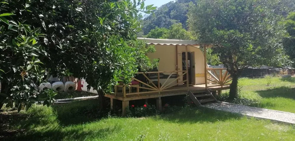 Deluxe Karavan