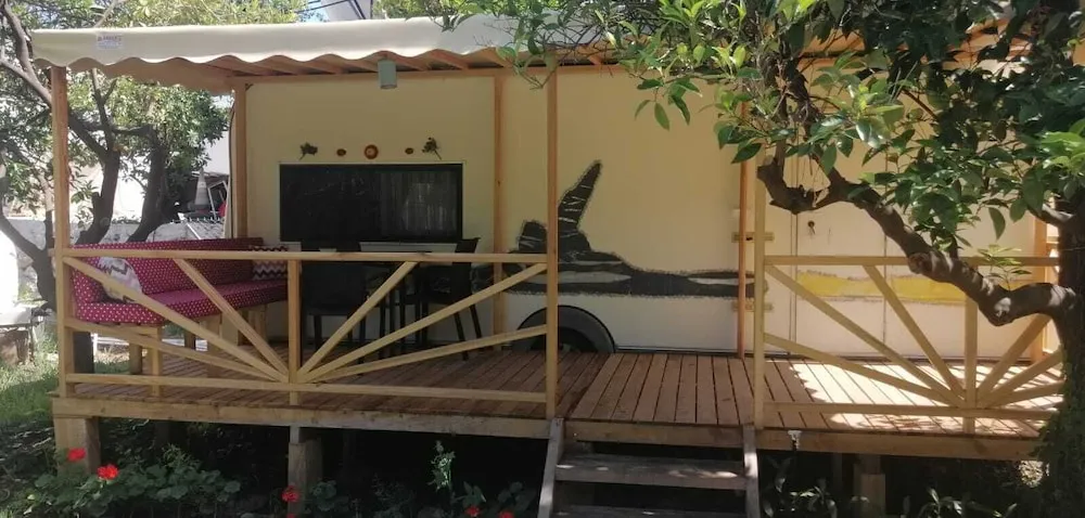 Deluxe Karavan