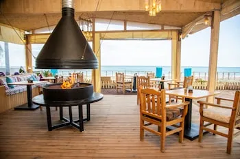 Karakedi Beach Bungalow
